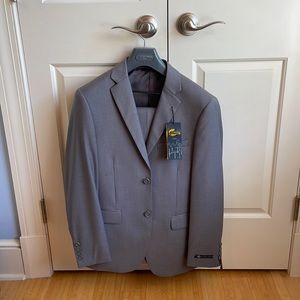 Caravelli Slim Suit Light Gray 36S 30W